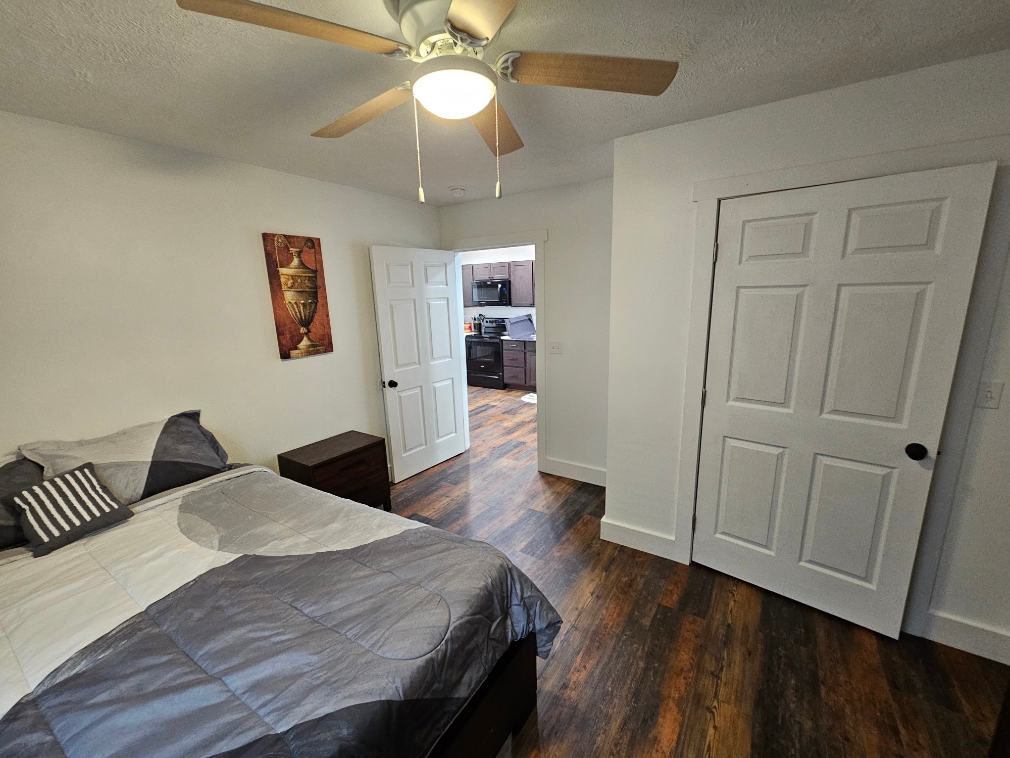 Building Photo - 231 Walnut St