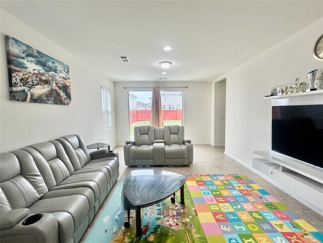 Building Photo - 428 Gaida Loop
