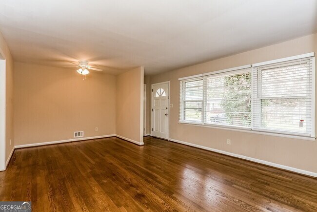 Building Photo - 1909 Argonne Dr