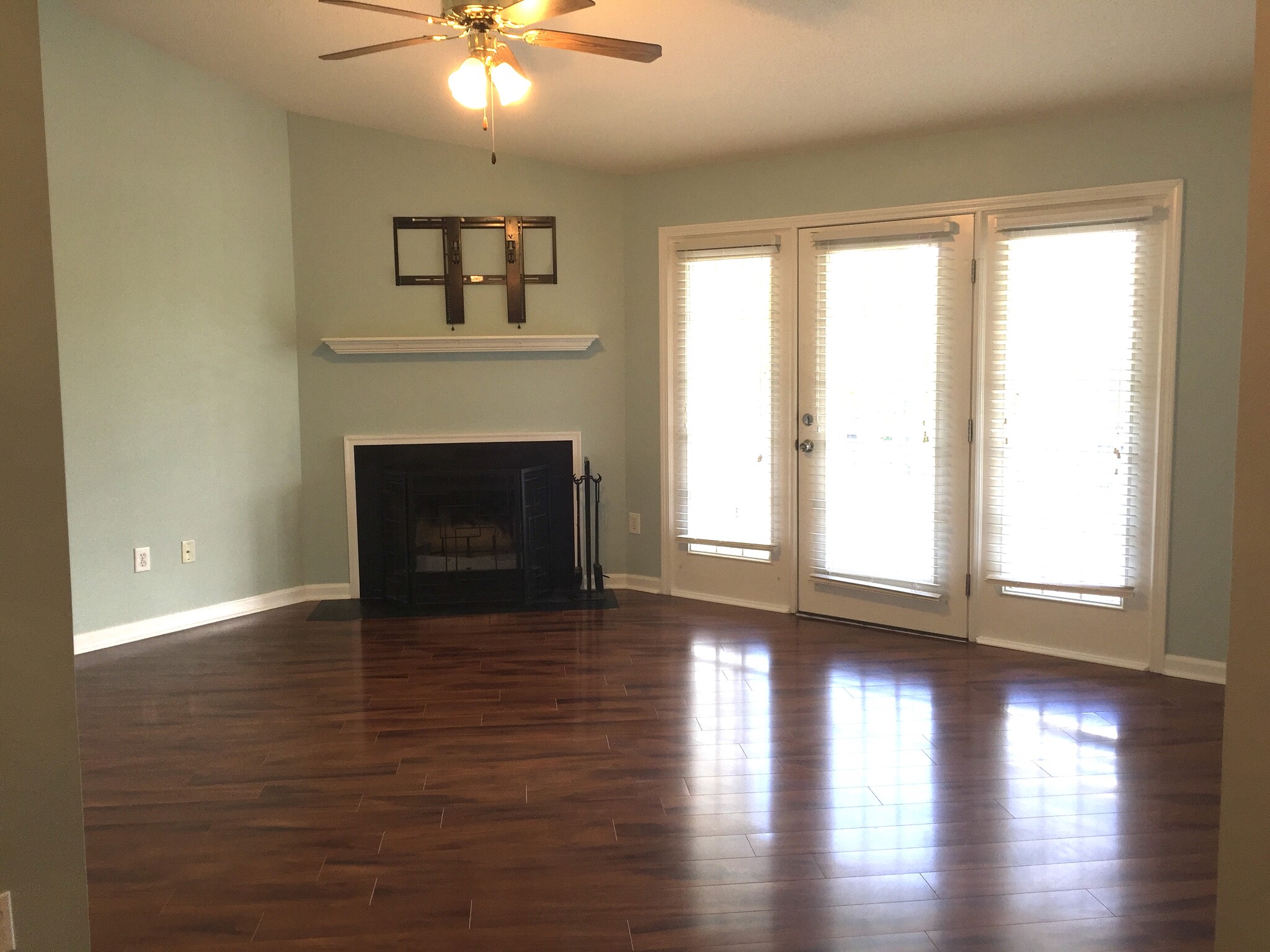Building Photo - 105 Pelham Square Way