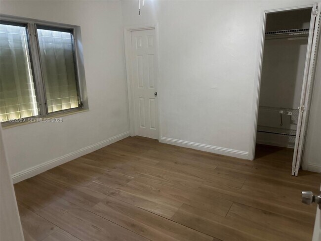 Building Photo - 260 W 56th St