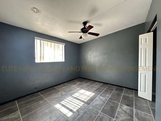 Building Photo - 4049 N Ray Pl