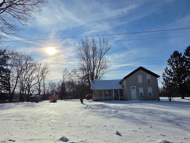 Building Photo - Four Bedroom House Available in Battle Creek!