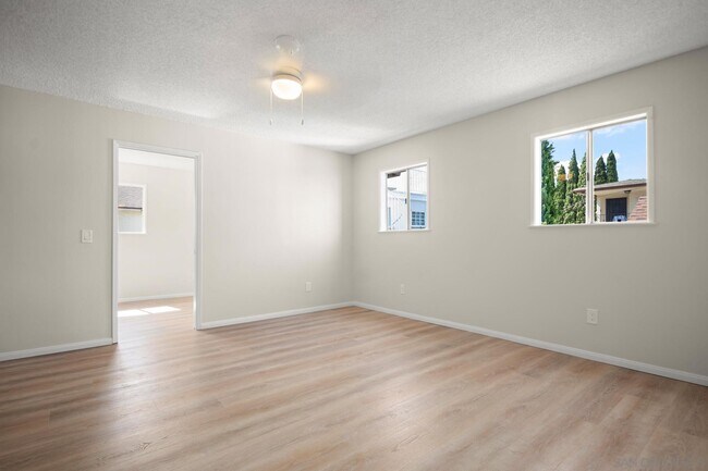 Building Photo - 324 D Ave
