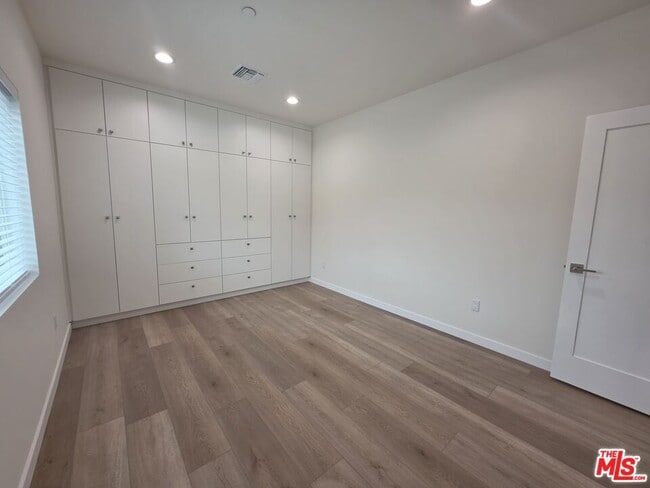 Building Photo - 6748 Ben Ave