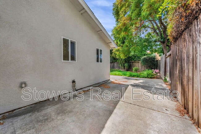 Building Photo - 216 Joaquin Dr