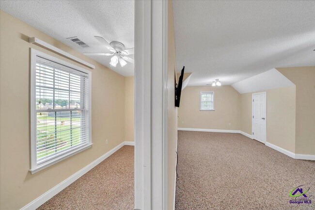Building Photo - 210 Kenna Way