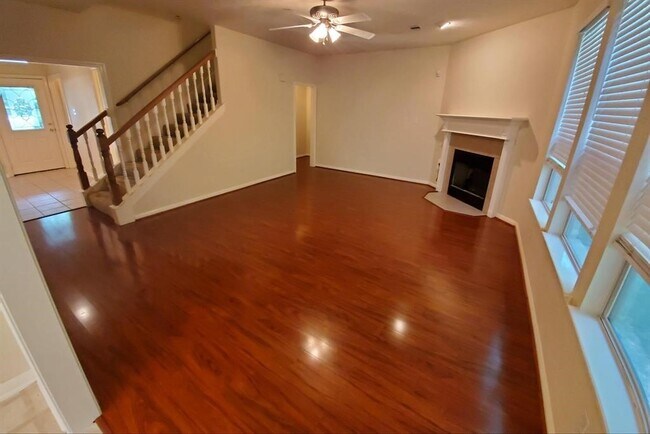 Building Photo - 3522 White Oak Point Dr