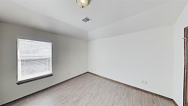 Building Photo - 1722 W Palm Pl