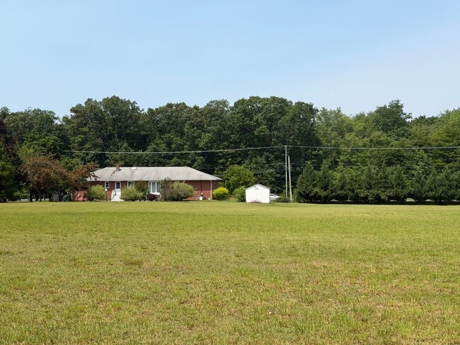 Building Photo - Move-In Ready 3-Bed, 2.5-Bath Home with a Beautiful Big Yard in Peaceful Jackson, NJ