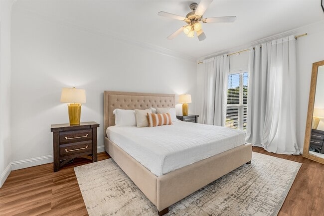 Building Photo - 5803 Hudson St