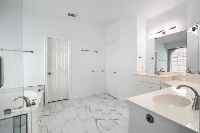 Building Photo - 12177 Salt Grass Ln