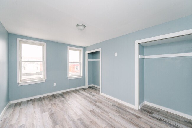 Building Photo - Move in special! Newly renovated 3 bedroom...