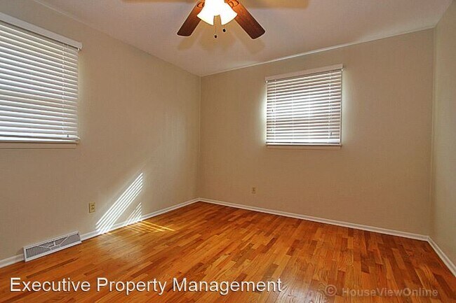 Building Photo - 3 br, 1.5 bath House - 1836 Westwood