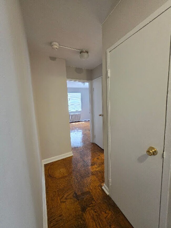 Interior Photo - 136 KENILWORTH AVE NE
