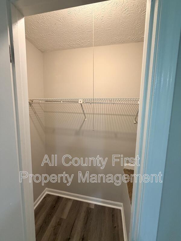 Building Photo - 734 S Candler St