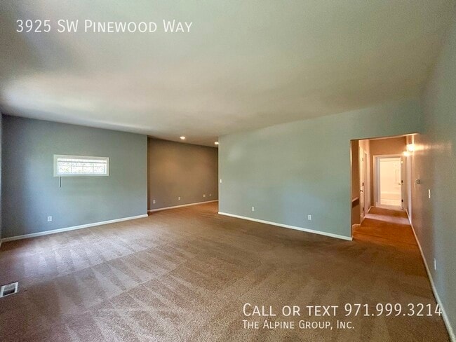 Building Photo - 3925 SW Pinewood Way