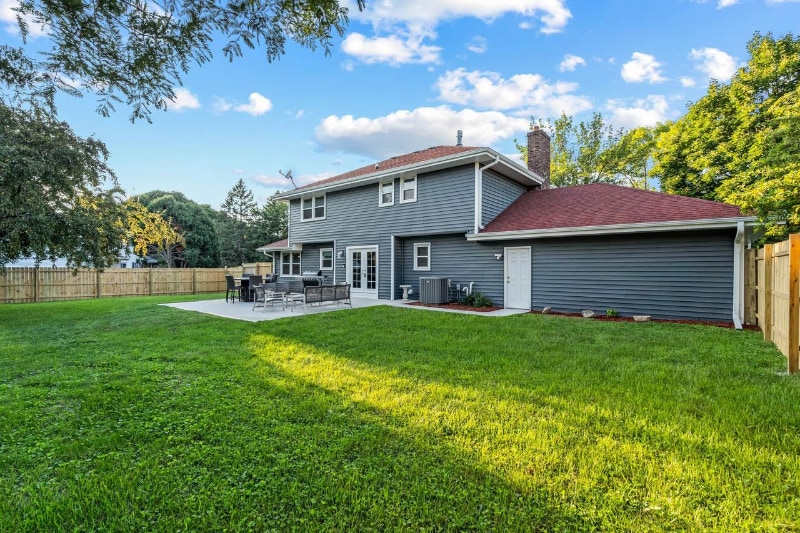 Building Photo - 421 W Lloyd St