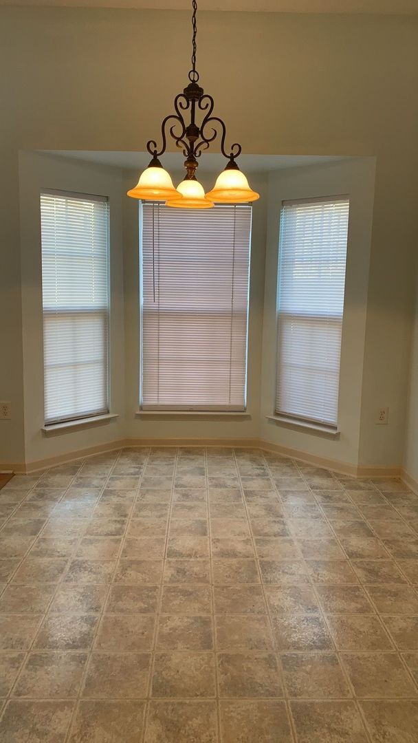 Building Photo - Beautiful Home in Shelburne Farms......Pri...