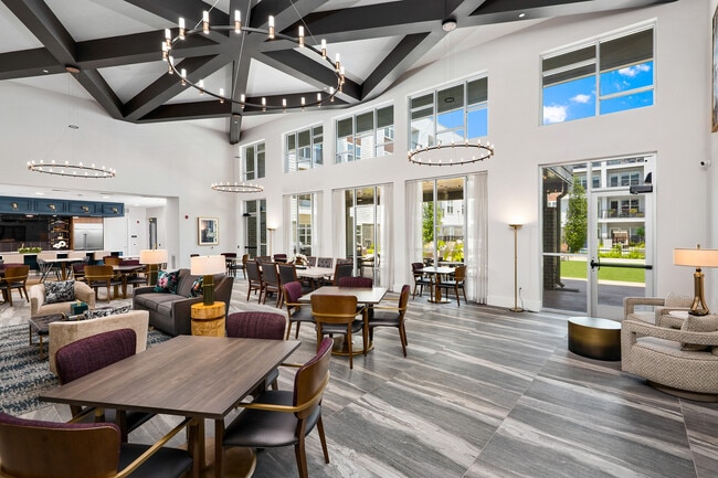 Building Photo - 555 Lakeview Pkwy