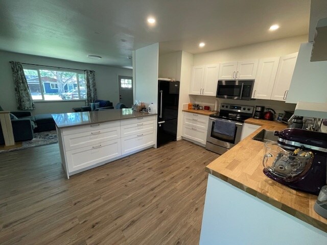Building Photo - 421 N Impala Dr