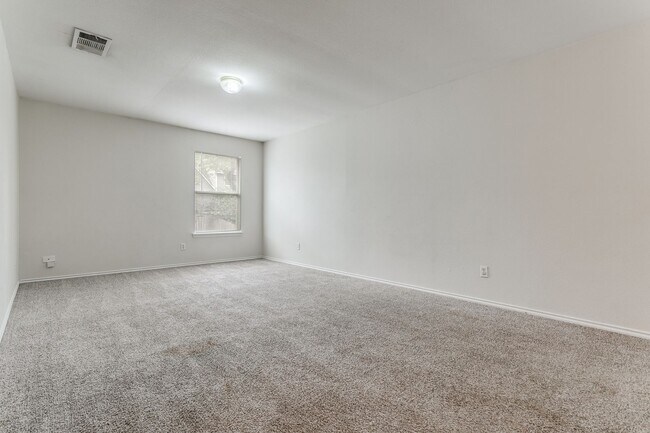 Building Photo - 3410 Sherwin Dr
