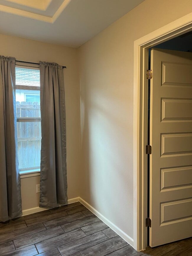 Building Photo - 1309 Alta Vista Dr
