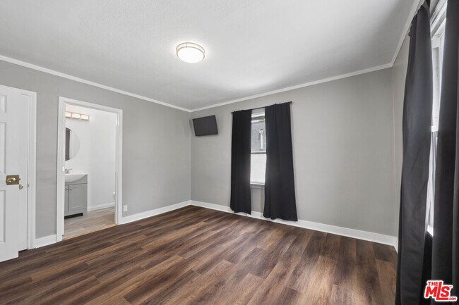Building Photo - 2850 Potomac Ave