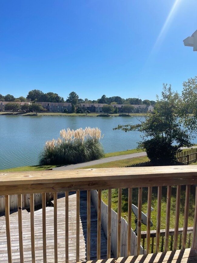 Building Photo - KEMPSVILLE LAKEFRONT TOWNHOUSE FOR RENT!