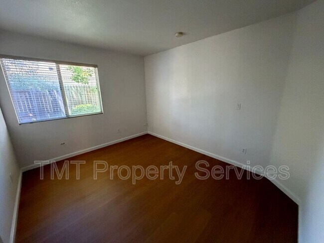 Building Photo - 6413 Noble House Ct