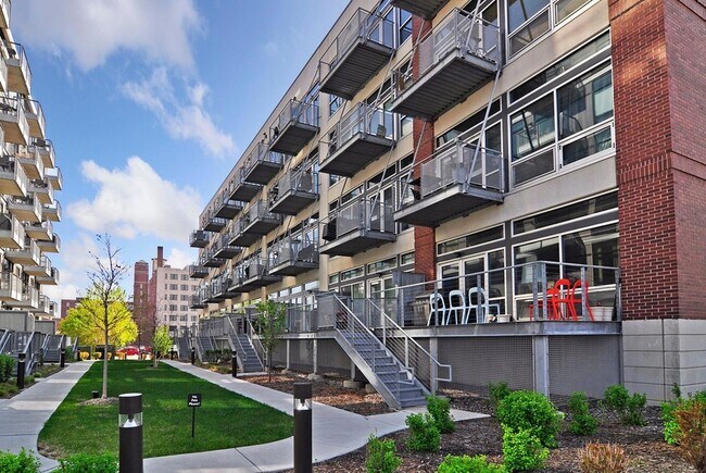 Building Photo - 710 N 4th St