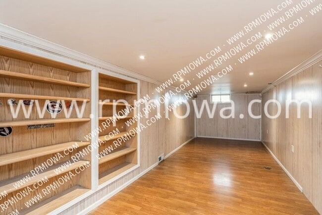 Building Photo - 2935 Indianapolis Ave