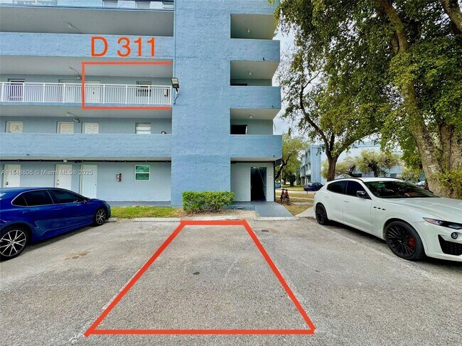 Primary Photo - 9357 Fontainebleau Blvd