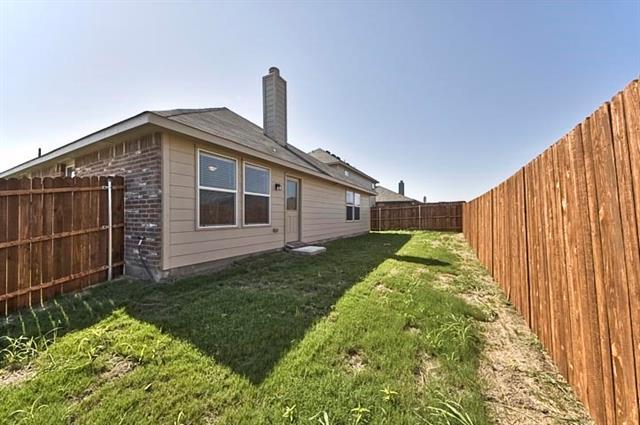 Building Photo - 817 Lark Dr