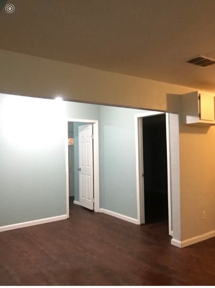 Building Photo - 15726 L St