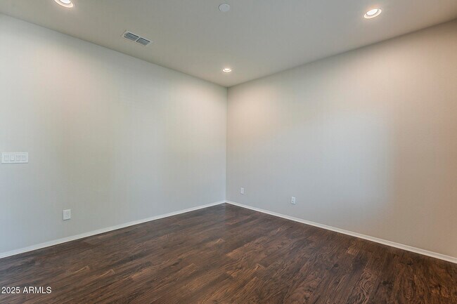 Building Photo - 10819 W Bronco Trail