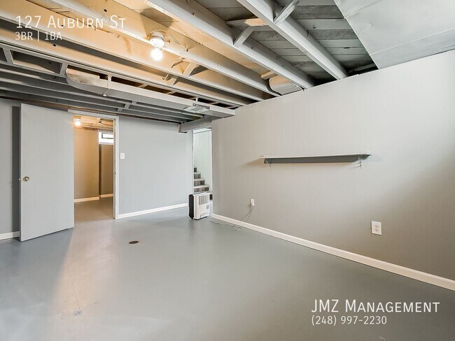 Building Photo - 127 Auburn St