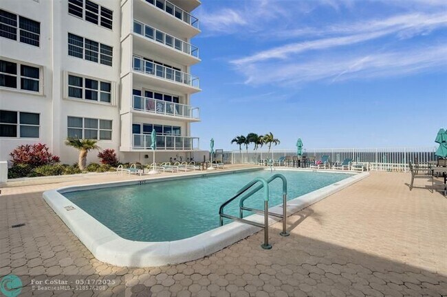 Building Photo - 3750 Galt Ocean Dr