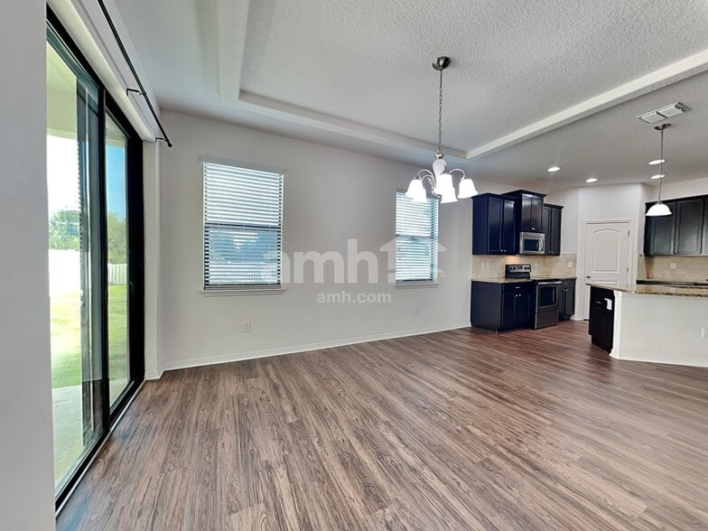 Building Photo - 11870 Thicket Wood Dr