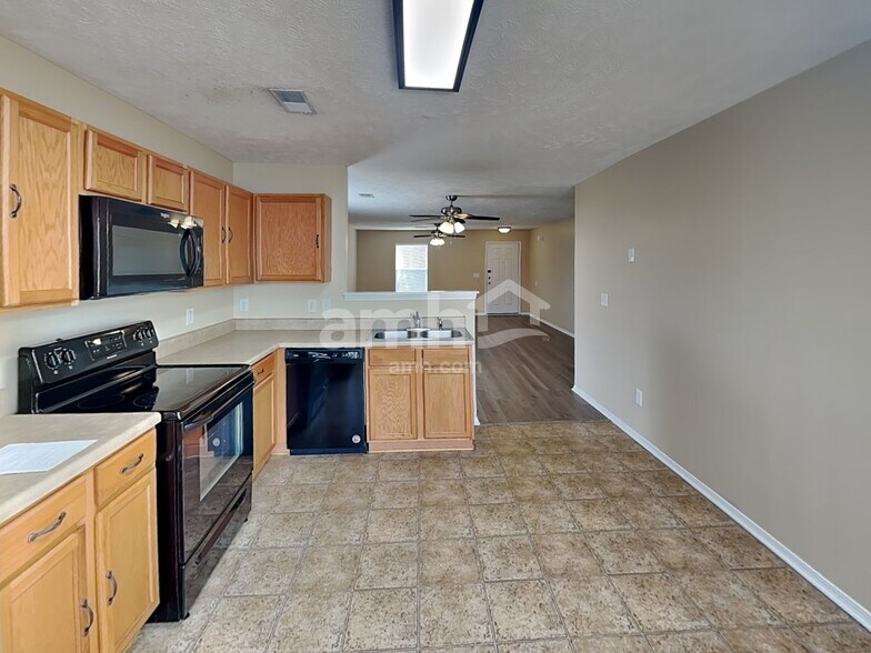 Building Photo - 5000 Hancock Cir