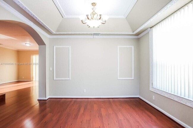 Building Photo - 1560 SW 194th Ave