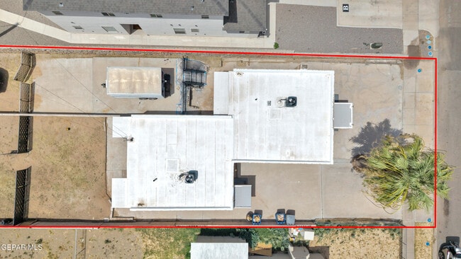 Building Photo - 8931 Robert Dr