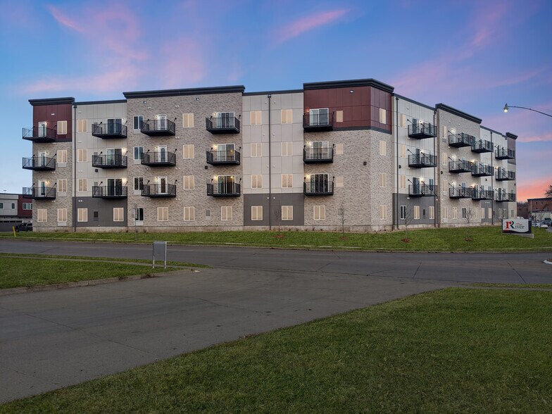 The River Apartments & Townhomes 100 4th St SW Mason City IA 50401
