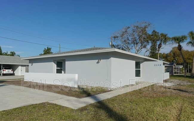 Building Photo - 2139 Couver Dr