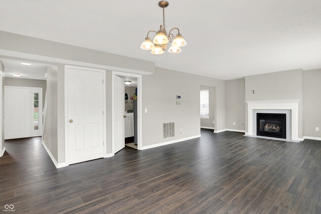 Building Photo - 5761 Cantigny Way S