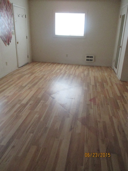 Building Photo - 102 4th St W