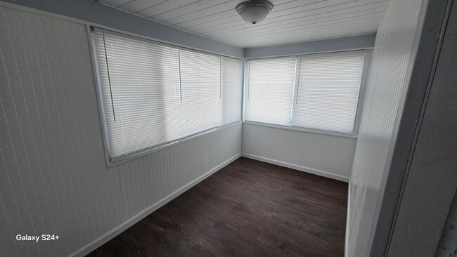 Building Photo - 2209 Central Ave