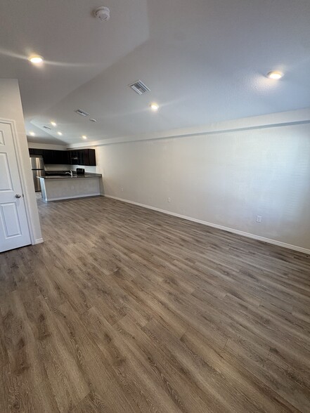 Building Photo - 12007 Henley Ave