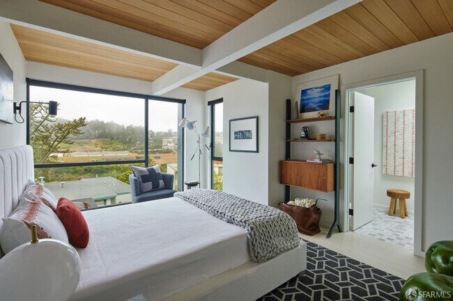 Building Photo - 169 Amber Dr