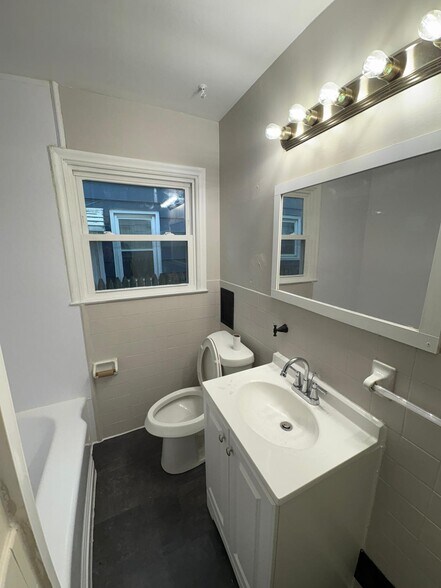 Building Photo - 218 W Capistrano Ave